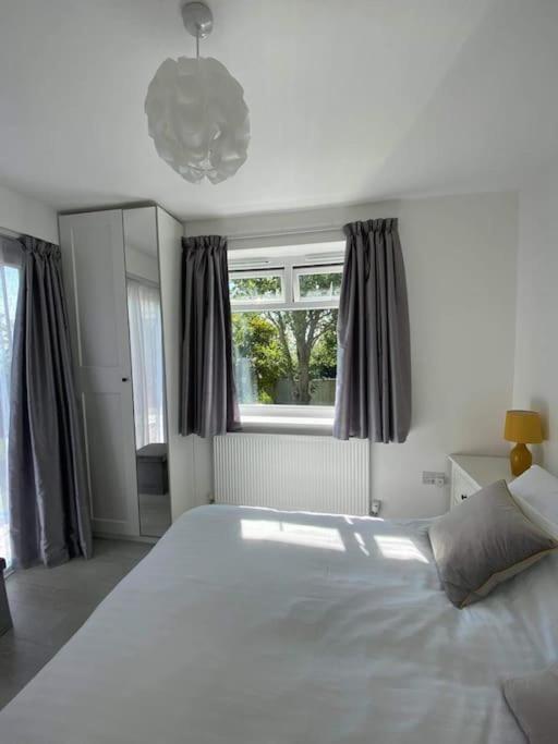 Dingley Dell - Superb Location For Truro In Private Accommodation Perranwell Zewnętrze zdjęcie